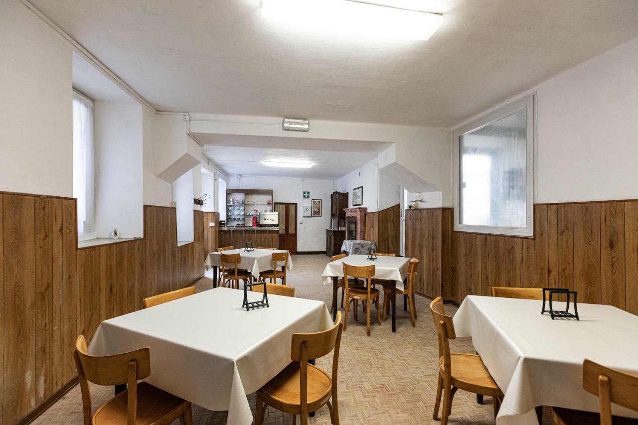 Ostello Di Germagno Omegna Buitenkant foto