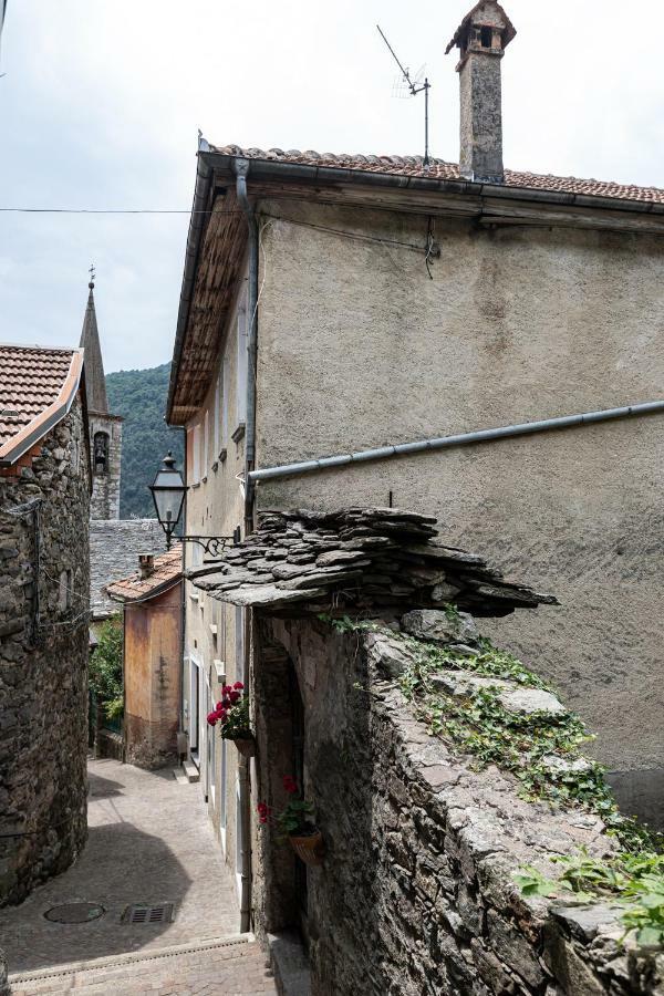 Ostello Di Germagno Omegna Buitenkant foto